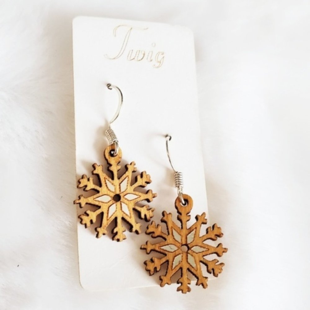 Twig NWT Reclaimed Wood Snowflake Earrings